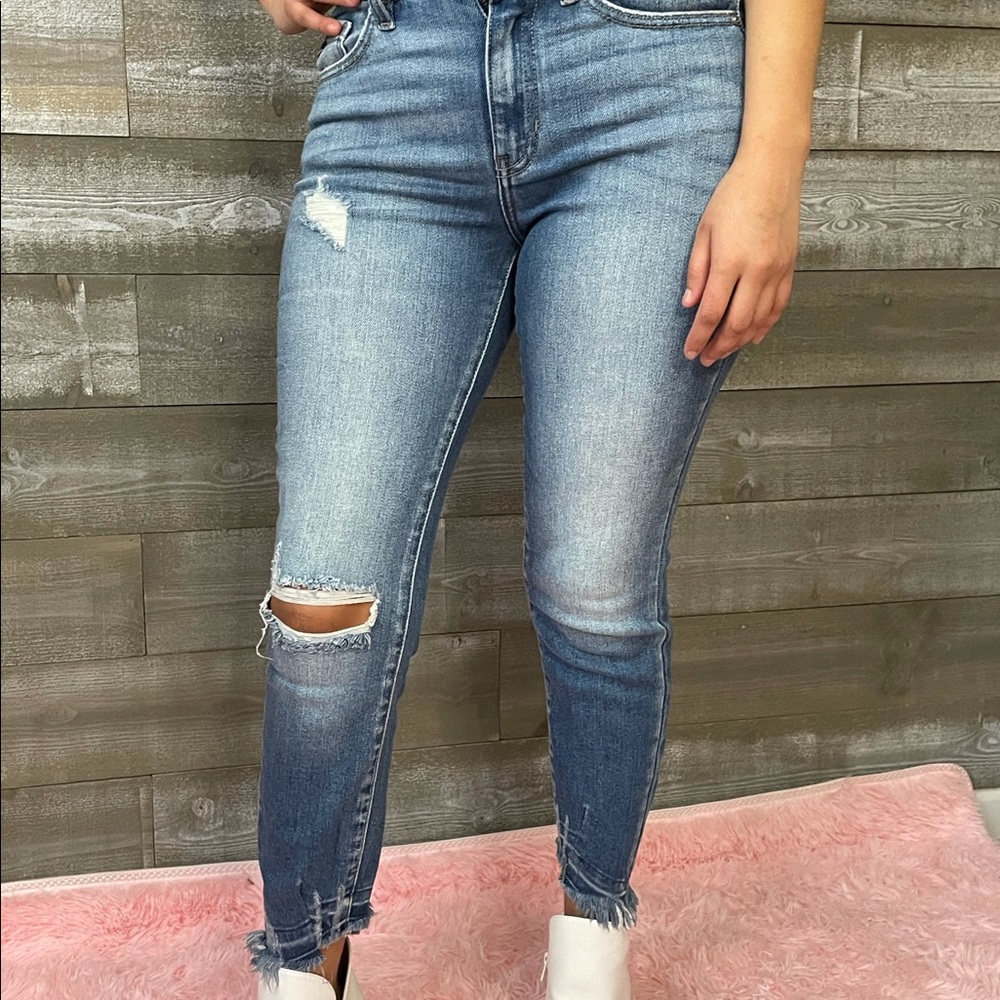 BRAND NEW kancan high rise distressed skinny jean - Picture 3 of 16